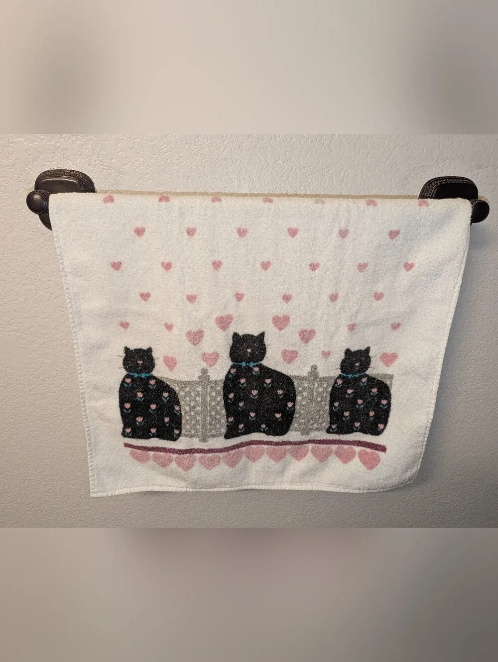 VTG 80s Cannon Mills Bath Towels Set of 2 Black Cats Pink Hearts Cottagecore USA